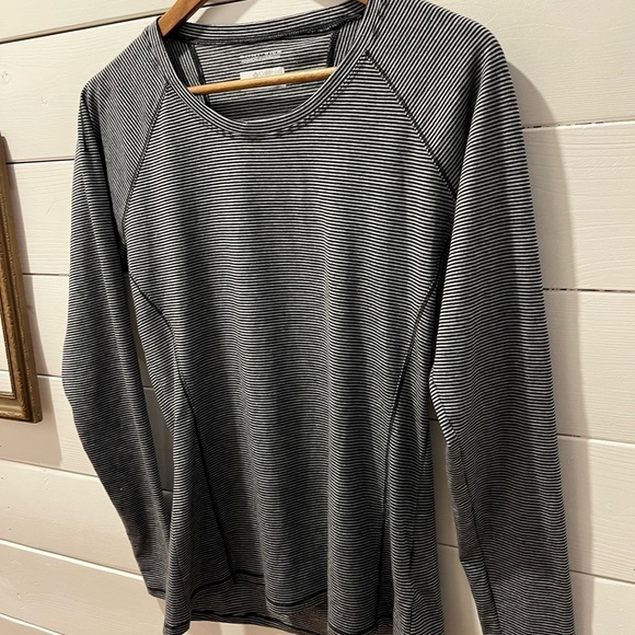 COLUMBIA Gray & black sweater size M - Picture 7 of 7